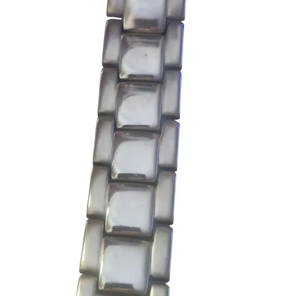 Collezio Ladies Watch Elegant Dressy Silver Band New Battery Stainless Steel‎